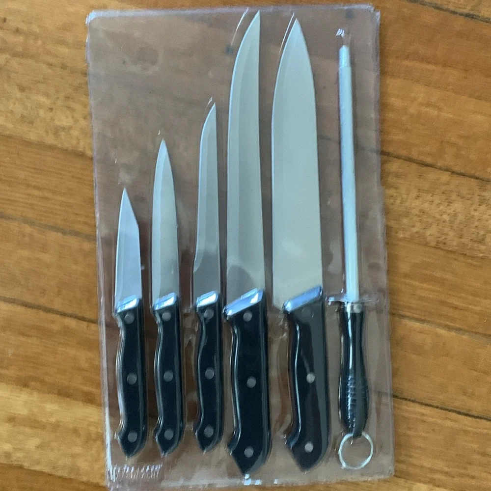 Black Knife Set with Cutting Board